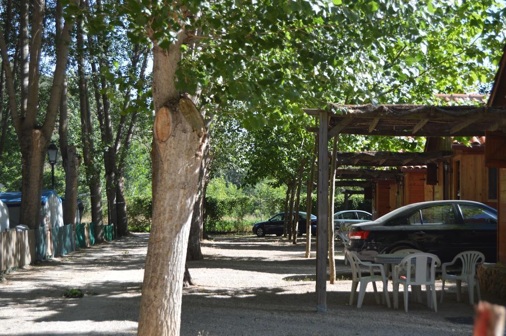 Cabanas Camping Sierra De Penascosa Exteriör bild