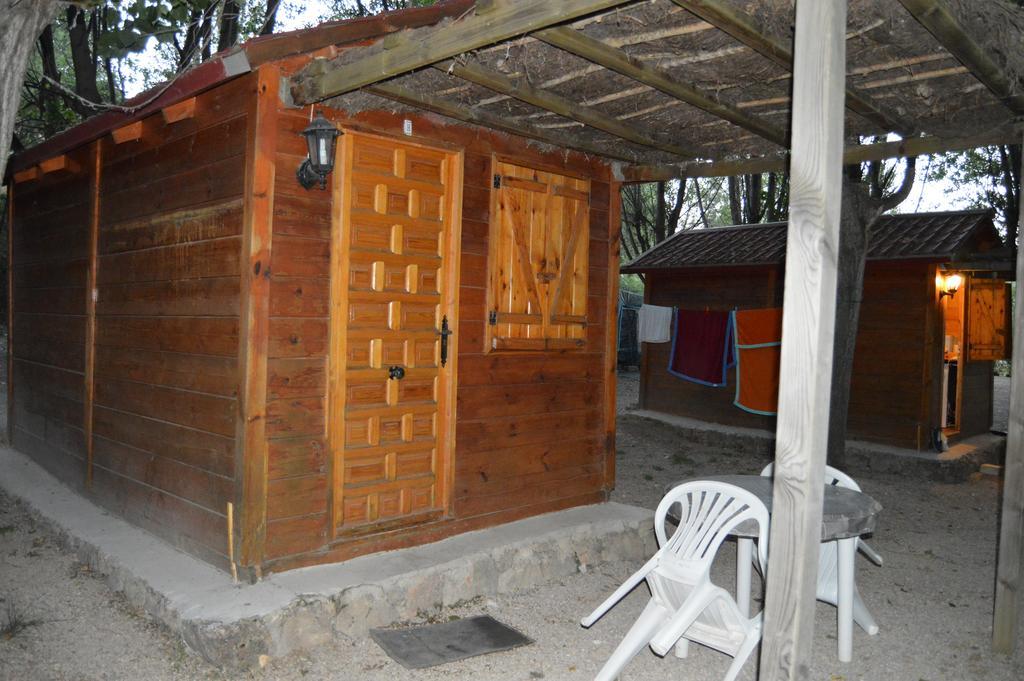 Cabanas Camping Sierra De Penascosa Exteriör bild